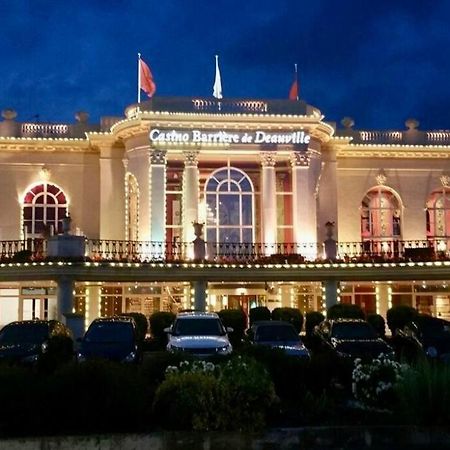 Le Camaieu โดวีลล์ ภายนอก รูปภาพ